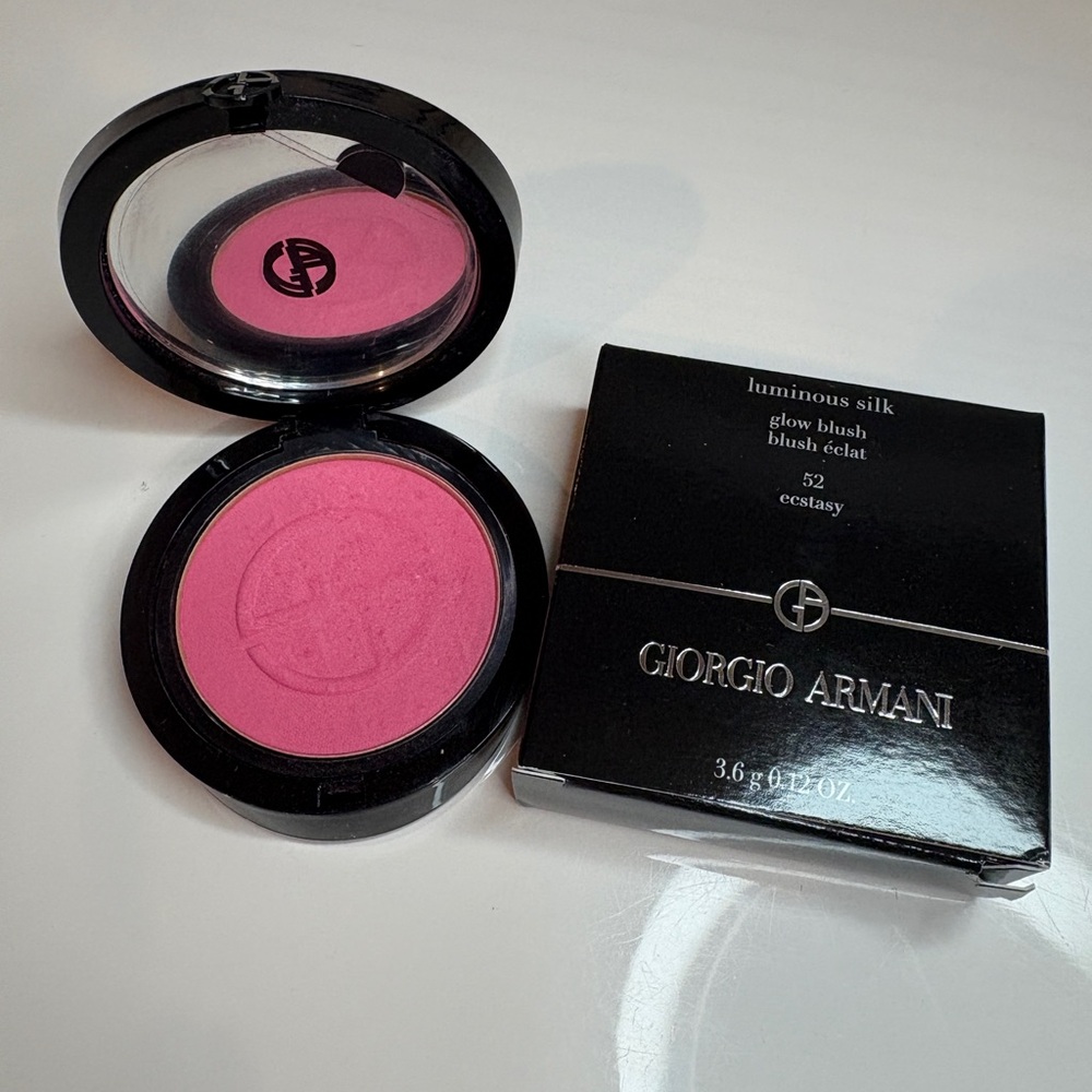Giorgio Armani Luminous Silk Blush - Radiant Pink